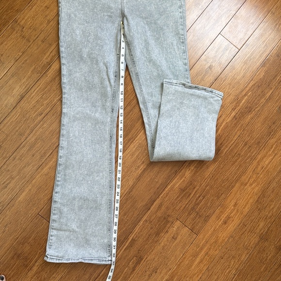 EUC FREE PEOPLE/WE THE FREE Gray 5 Pocket Jeans sz 33 - Picture 2 of 7